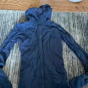 Lululemon jacket size 6 finger holes, zipper, adjustable